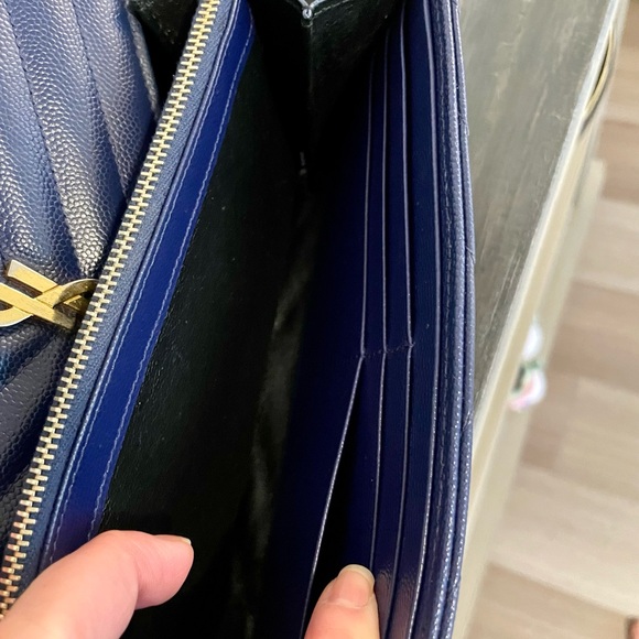 YSL Large flap Blue Wallet w/chain - Picture 12 of 16